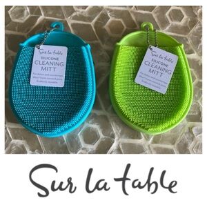 NEW!  Sur La Table Silicone Cleaning Mitt (bundle of 2)